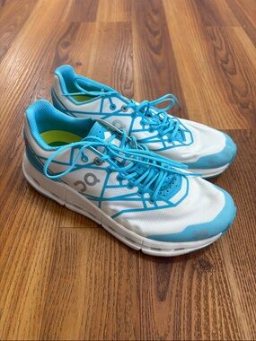 ON Running Cloudnova Z5 Running Shoe